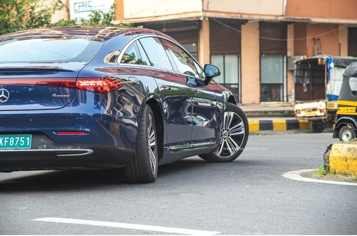 Mercedes-Benz S 350d and EQS 580: the 'S' factor